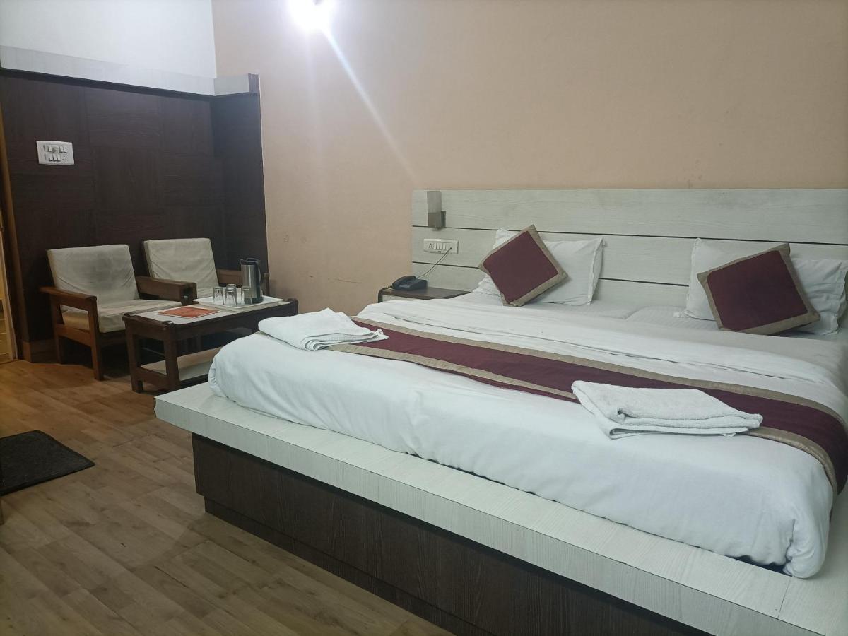 Hotel Midtown Haridwār Exteriör bild